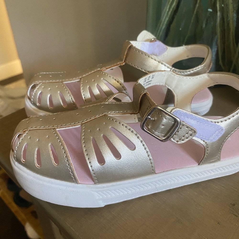 Size 11 Keds Butterfly shoe